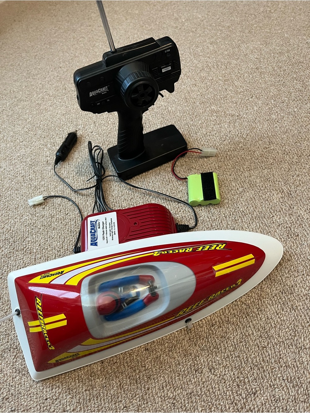 Reef Racer 2 Remote Control Speed Boat with Controller